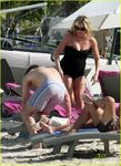 Jane Krakowski: Baby Bump on Beach!: Photo 2509567 Jane Krak